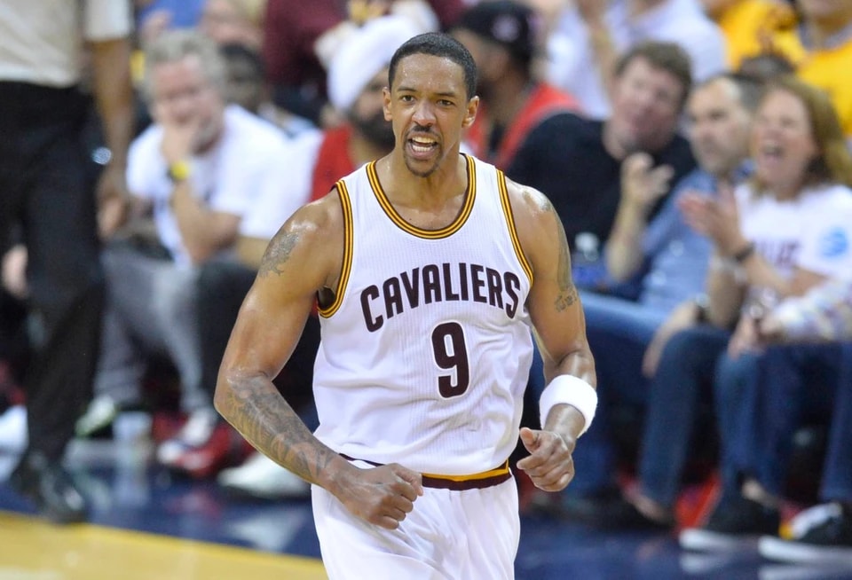 AA, 长丹尼斯, 很多人都在 AA, 长丹尼斯, 很多人都在