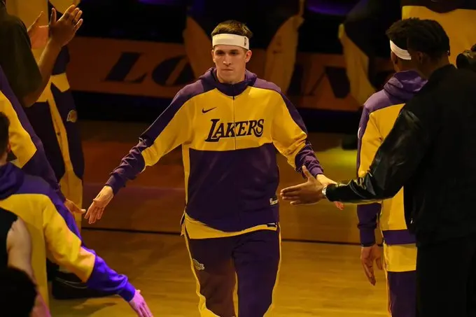 至少, AA, 里夫斯拒绝 至少, AA, 里夫斯拒绝