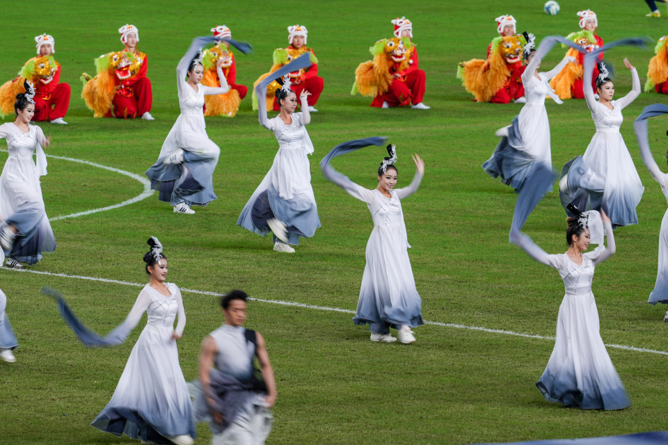 com, om, 右一 com, om, 右一